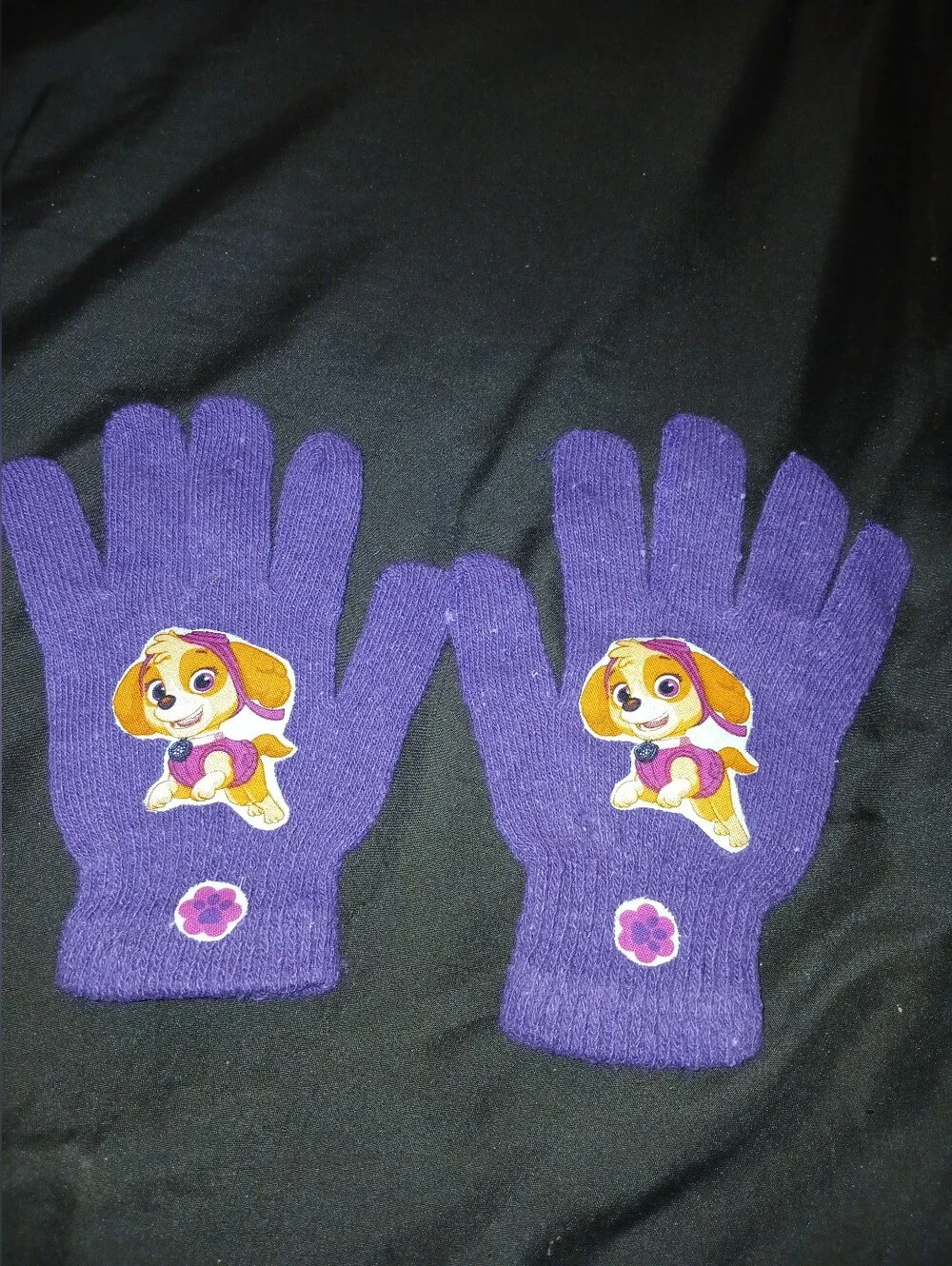 NWT Purple Kids Beanie and Gloves Set with Puppy Character.